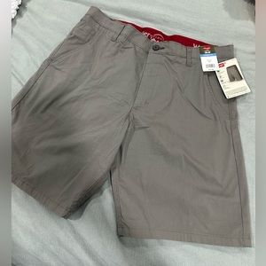 Men's Wrangler shorts. NWT